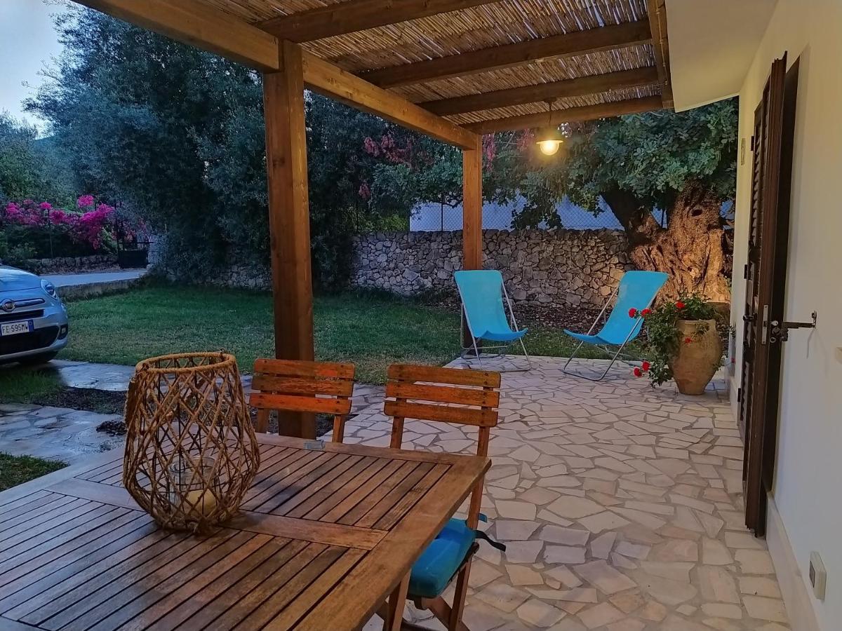 הוילה אבולה Casotto Il Carrubo, A 100 Mt Dal Mare! מראה חיצוני תמונה